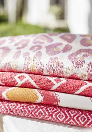 Thibaut Design Pink Group in Oasis
